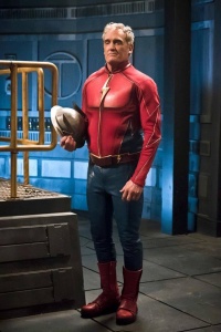 O homem da mascara de ferro revelado: Jay Garrick,o sosia de Henry Allen ou melhor O flash da Terra 3